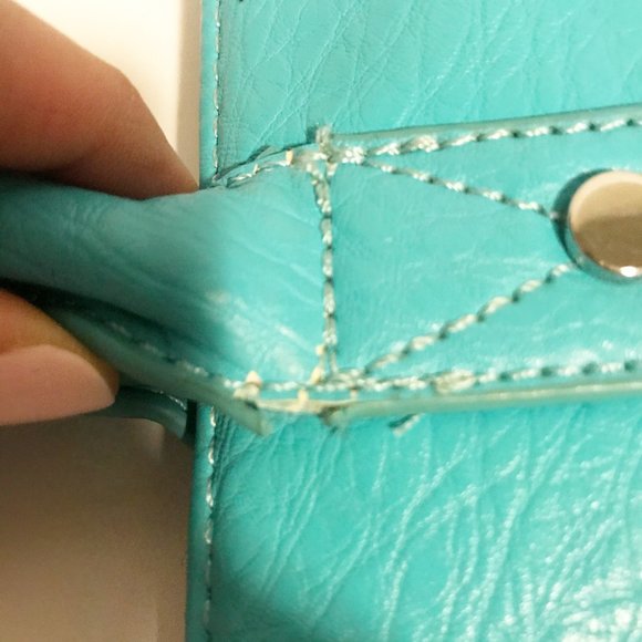 Damsel in Defense Teal Concealed Carry Purse - Picture 10 of 16